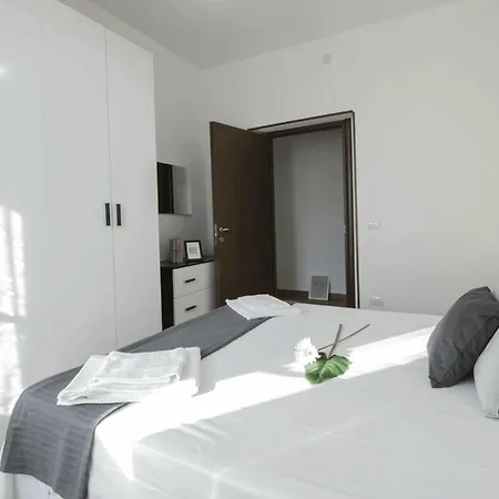 Cau - Viale Europa Apartament *